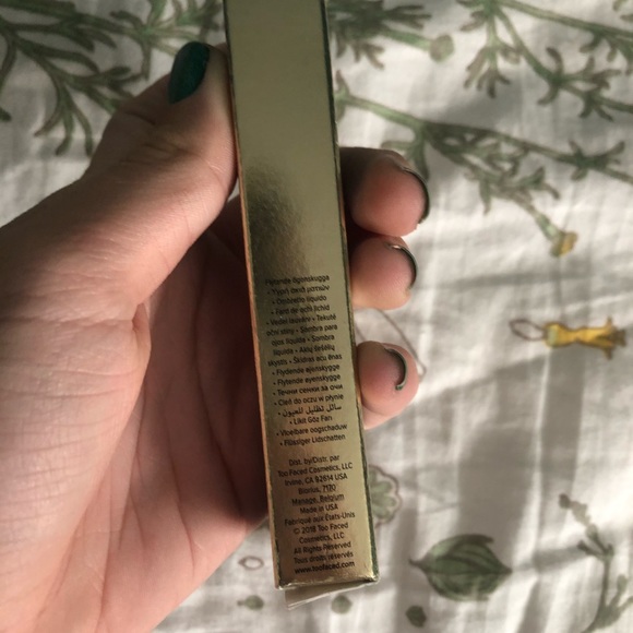 ⚓️NEW Too Faced Liquid Eyeshadow (LICORICH) - Picture 7 of 11